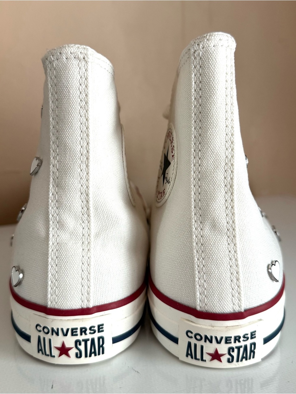 CONVERSE CHUCK TAYLOR ALL STAR WOMEN'S 10 VINTAGE WHITE HEARTS HIGH TOP NEW BOX - Picture 7 of 9